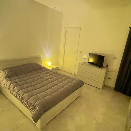 Apartament Al Quattordici Brindisi Zewnętrze zdjęcie